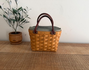 Vintage Longaberger 2001 Hand Woven Boardwalk Basket with handles zipper cloth liner plastic insert