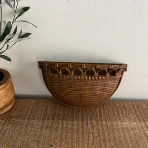 Vintage Faux Wood Rattan Homco wall planter