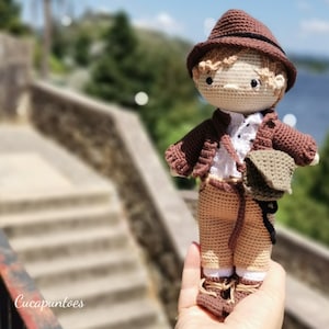 Crochet amigurumi pattern &quot;Indi, the archaeologist&quot;