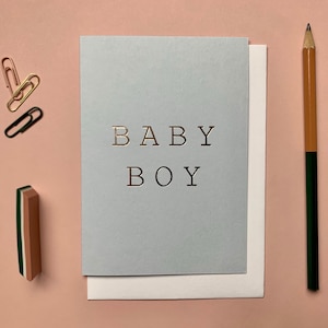 Tarjeta de bebé niño impresa a mano, Tarjeta para recién nacido, Tarjeta de bebé hecha a mano con papel de aluminio, Bebé niño, Felicitaciones, Comodín, Papelería con comodín, Tarjeta para niños