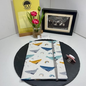 UHeft Hülle Wal/Geschenk Geburt/Gesundheitsheft Schweiz personalisiert/Babygeschenk/Vorsorgeheft Hülle/Babyausstattung/Uheft Hülle Stoff