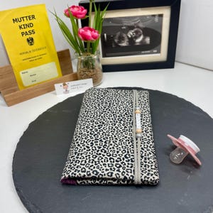 Mutterkindpasshülle Leoprint Österreich/Mutterkindpass Hülle/werdende Mutter Geschenk/Babygeschenk/Animalprint/Schwangerschaft Geschenk