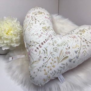 Heart pillow flowers/cuddly pillow/belt pad/breast surgery/gift recovery/chest heart pillow/forearm pillow/pain relieving/comfort pillow