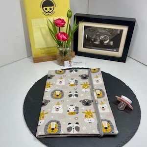 UHeft Hülle Löwe mit Name/Geburtsgeschenk/Gesundheitshefthülle Schweiz/Uheft Hülle Stoff/U Heft Hülle personalisiert/Babygeschenk