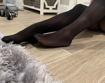 Ebony feet in nylons