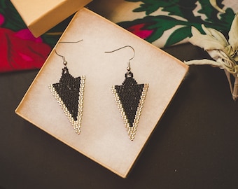 Black Arrow Seed Bead Earrings | Anishinaabe Native Made