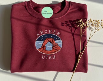 Arches National Park Gesticktes Sweatshirt, Utah Natur Rundhalsausschnitt, Outdoor-Reisepullover, Malerisches Abenteuer Pullover, Urlaubsgeschenkidee