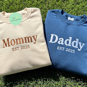 Custom Mom and Dad Embroidered Sweatshirt, Personalized Mommy and Daddy Sweater, Mother&#39;s Day Gift, Father&#39;s Day Gift, Baby Shower Gift