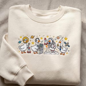 Broderad tröja med broderad astronaut-tröja, astronaut-tröja med rund hals, raketvetenskaps-tröja, gåvor för rymdälskare