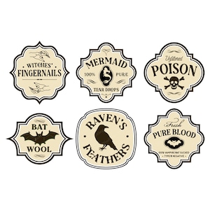 K&ouml;nnte beinhalten: Sechs Halloween-Potionflaschenetiketten im Vintage-Stil mit Schwarzwei&szlig;illustrationen. Die Etiketten enthalten Texte wie "Witches' Fingernails", "Mermaid Tear Drops", "Unfiltered Poison", "Bat Wool", "Raven's Feathers" und "Fresh Pure Blood".