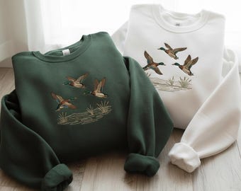 Stockente Ente Vintage besticktes Sweatshirt fliegende Enten Natur Rundhalsausschnitt gemütlicher Unisex Pullover Retro Wildtiere Geschenk