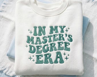 Broderad tröja från min masterexamen, examenströja, rund hals, outfit för klass 2026