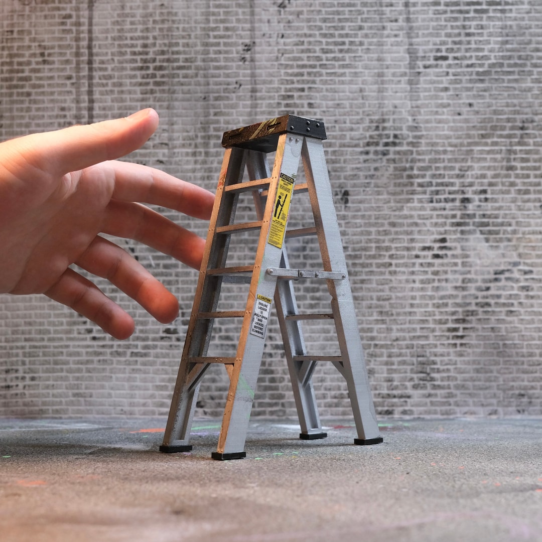 1:12 Scale Mini Ladder / 8 Step Ladder Hand Painted Diorama Accessory ...