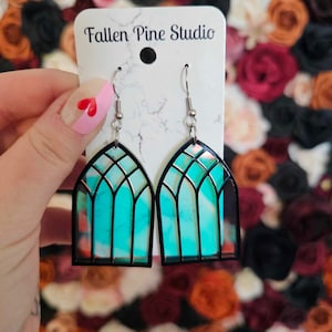 Iridescent Gothic Cathedral Windows Acrylic Earrings, laser cut earrings bild 1