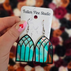 Iridescent Gothic Cathedral Windows Acrylic Earrings, laser cut earrings bild 3