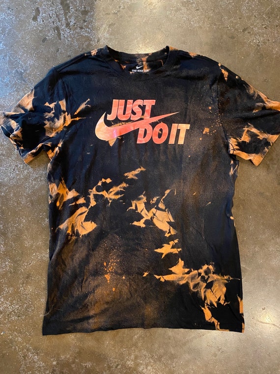 Nike Bleached T-shirt Athletic Reverse 