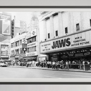 Impresión del estreno de Tiburón en Nueva York, blanco y negro, fotografía vintage, arte mural retro, póster de película de terror, decoración de los años 70, descarga digital