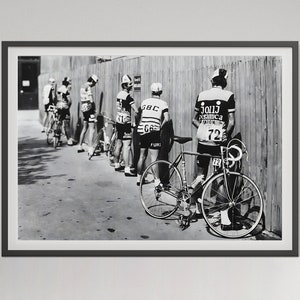 Impresión de ciclismo del Tour de Francia, blanco y negro, fotografía vintage, impresión divertida de arte de pared para baño, decoración de arte de pared para inodoro, descarga digital