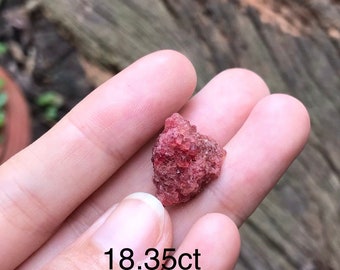 Raw spinel crystal from Vietnam- red spinel crystal speciman from Vietnam - red spinel crystal