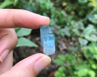 Spéciman de cristal aigue-marine du Vietnam - spécimen aigue-marine de couleur bleu clair