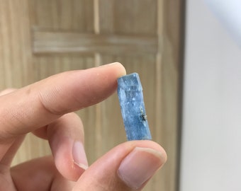 Aquamarine crystal speciman from Vietnam- clear blue color aquamarine specimen