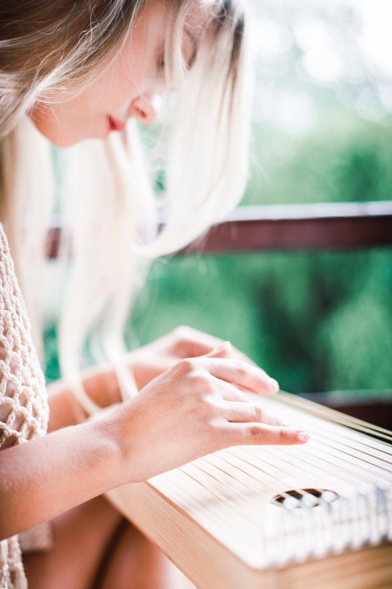 Monochord Mini Meditation Kompaktes Saitenmusikinstrument mit Klängen der indischen Sitar 16 Saiten in E Stimmung 432Hertz Bild 6