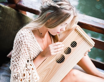 Monochord Mini - Meditation Kompaktes Saitenmusikinstrument mit Klängen der indischen Sitar 16 Saiten in E Stimmung 432Hertz