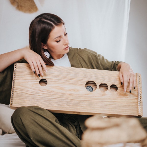 Monochord 21 Saiten mit Klang der indischen Sitar und sakralen Frequenzen von 72, 108 und 144Hz (Harfe, Leier, Monolina)