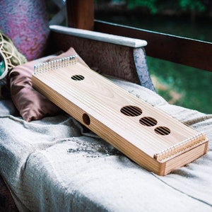 Monochord Mini Meditation Kompaktes Saitenmusikinstrument mit Klängen der indischen Sitar 16 Saiten in E Stimmung 432Hertz Bild 9