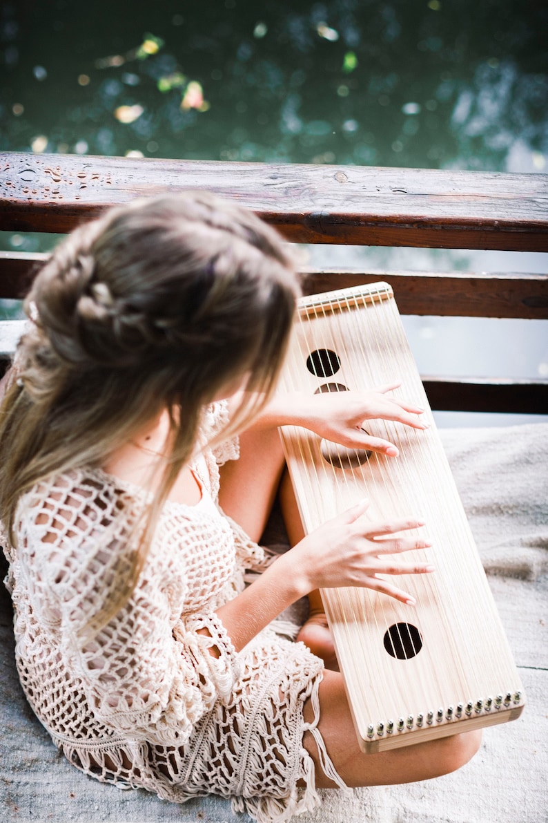 Monochord Mini Meditation Kompaktes Saitenmusikinstrument mit Klängen der indischen Sitar 16 Saiten in E Stimmung 432Hertz Bild 5