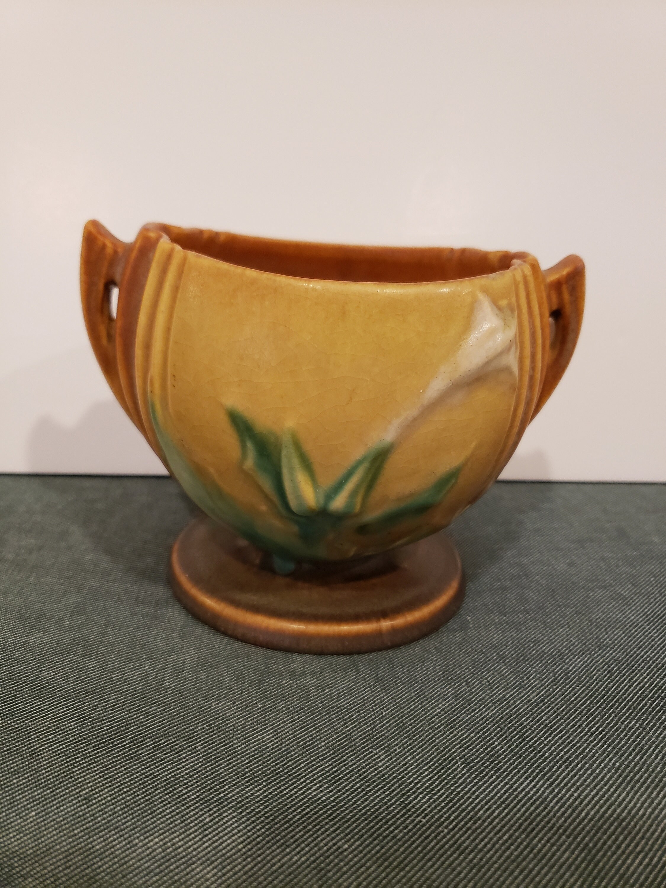 VintagevRoseville USA Pottery Vase 0011 Etsy