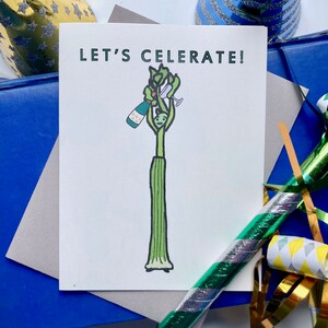 Vamos celebrar o cartão de aniversário do talo de aipo, cartão de comemoração, cartão de parabéns, cartão de felicitações de comida