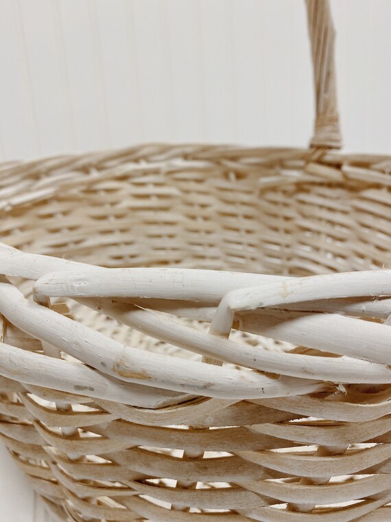 Large Vintage Wicker Basket, Newborn Photography Prop… Gem