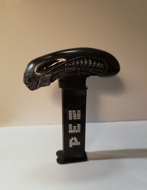 Alien Pez Handmade Resin - Etsy