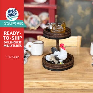 Miniatyrbricka i flera nivåer, minidekor i lantlig stil, skala 1:12 i dockskåp
