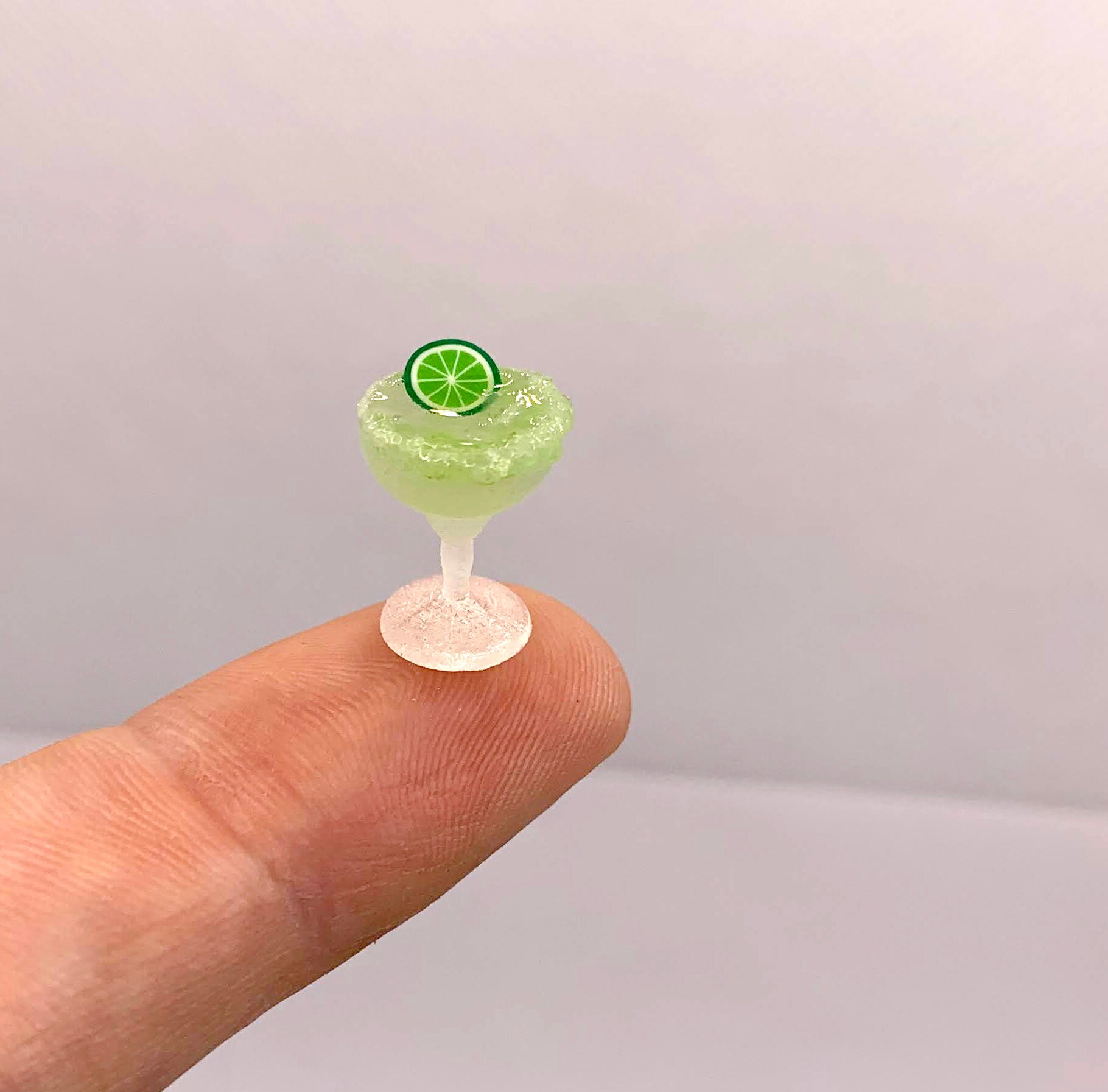Miniatura per casa delle bambole, bottiglia di succo di
