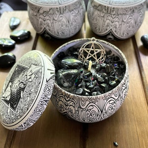 Protection Soy Candle, Crystal Candle, Black Tourmaline, Altar Candle, Witchcraft Supplies, Witchy Yule Gift