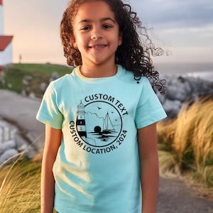 DIY aangepaste tekst vuurtoren vakantie shirts - tekst en locatie aanpassen png - neef bemanning 2024 - Instant Download ontwerp - PNG JPG