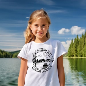 DIY Benutzerdefinierte Text Lake Urlaub Shirts - Passen Sie Text und Ort png - Cousin Crew 2024 - - Anpassen und Herunterladen Design -PNG JPG