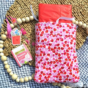 Appuntamento al buio con un libro, regalo a sorpresa Romance BookTok, segnalibro da tè con regali letterari, set regalo con custodia per libri, regalo con libro giallo