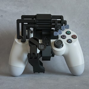 One-handed PS4 Attachment