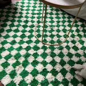 Handmade Checkered Moroccan Berber Rug: Shaggy Green & White