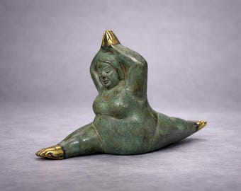Vintage Brass Yoga Figurine – Patina Sculpture, Body Positive Art Decor