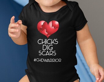 Chicks Dig Scars CHD Warrior Baby manga corta de una pieza, defecto cardíaco congénito