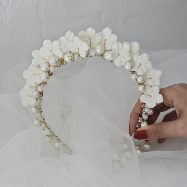 pearl flower crown,Floral Headband,Boho Wedding,Bridal Tiara,Bridal Headpiece,Bridal Floral Tiara,Bridal Hair Accessories, porcelain flower