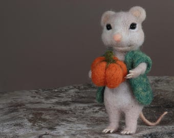 Felted mouse. Wool mouse