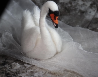 Needle Felted Swan and Baby Swans – Handmade Wool Bird Figurine – Waldorf Inspired Nature Decor