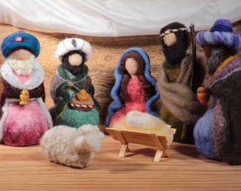 Needle felt nativity scene. Waldorf holy family. Christmas Original Design