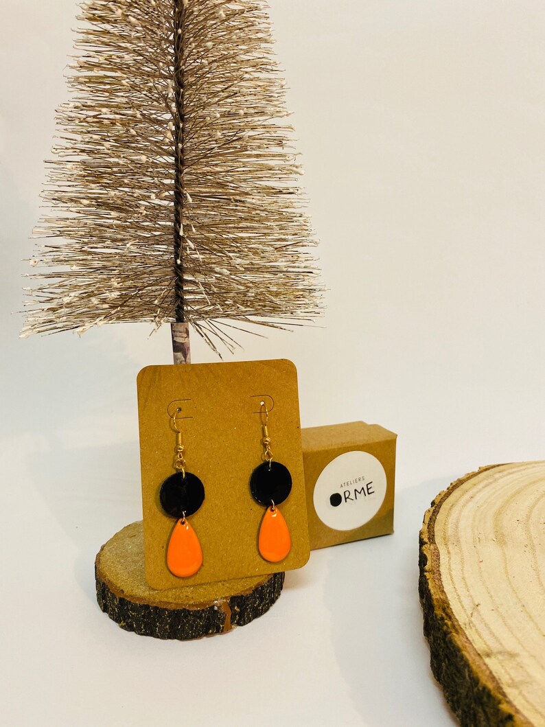Leather and resin earrings