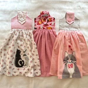 Hanging Kitchen Towel - Valentine's Day - and My Cat Loves Me - Button Towel